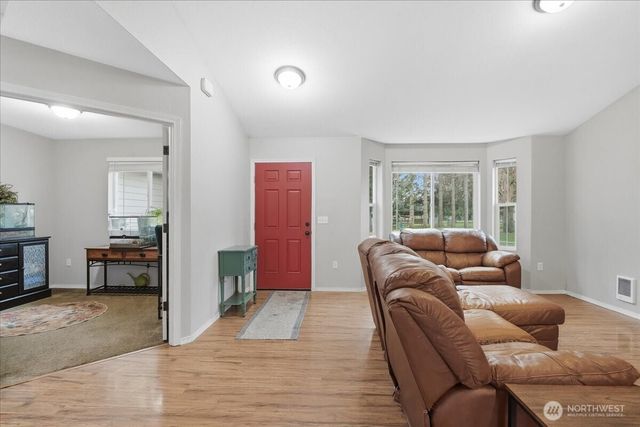 966 Military Road S, Winlock, WA 98596