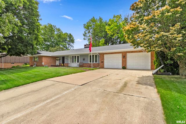 1008 KINGSBURY Road, Washington, IL 61571