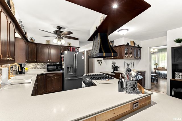 1008 KINGSBURY Road, Washington, IL 61571