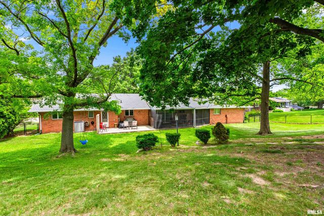1008 KINGSBURY Road, Washington, IL 61571
