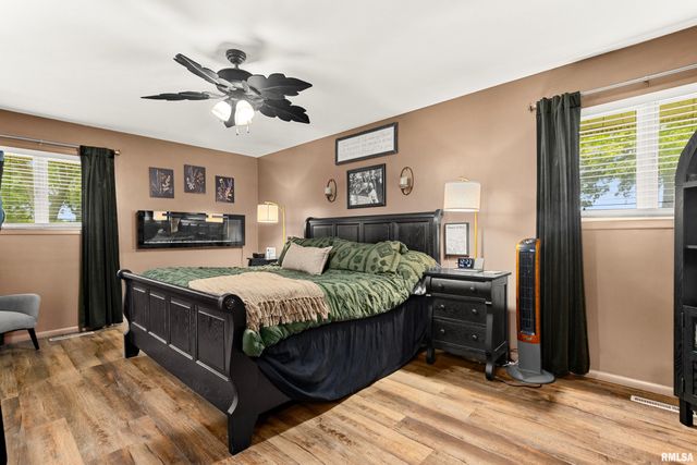 1008 KINGSBURY Road, Washington, IL 61571
