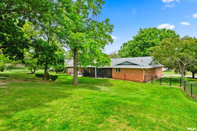 1008 KINGSBURY Road, Washington, IL 61571