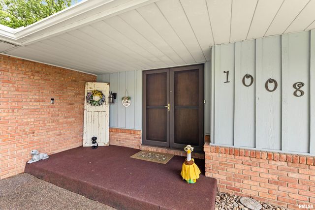 1008 KINGSBURY Road, Washington, IL 61571