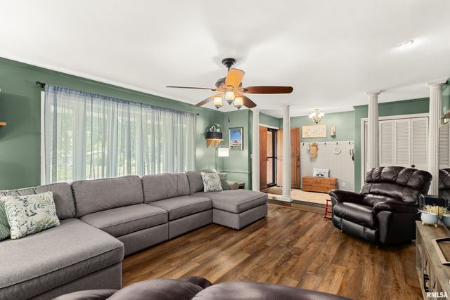 1008 KINGSBURY Road, Washington, IL 61571