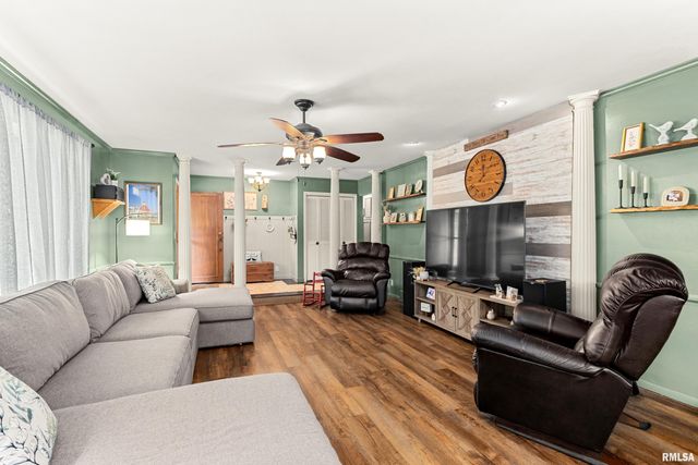 1008 KINGSBURY Road, Washington, IL 61571