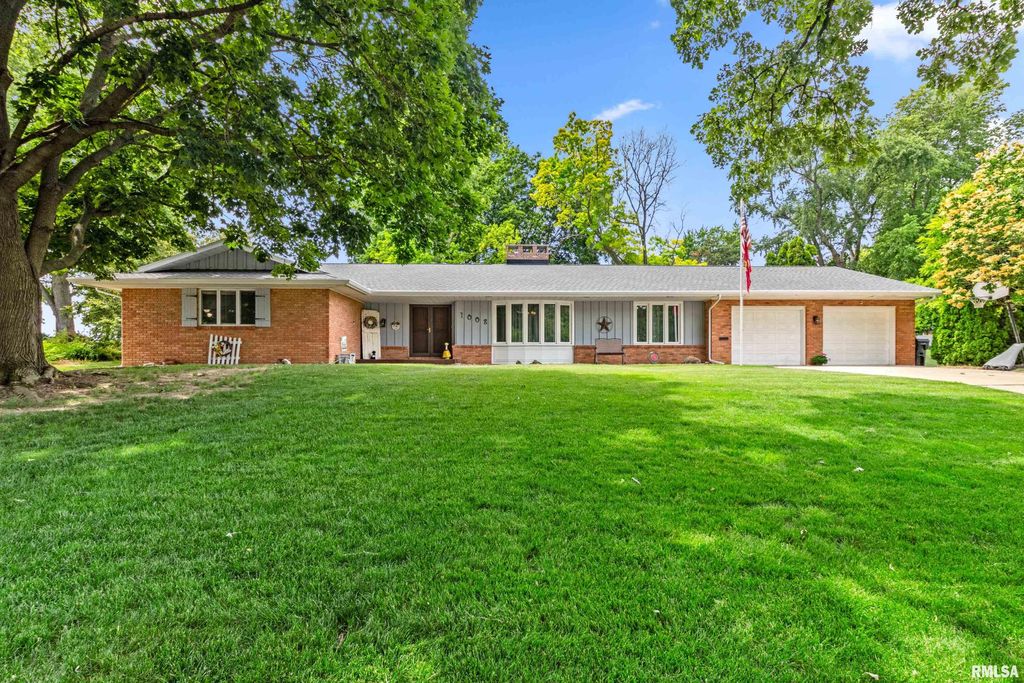 1008 KINGSBURY Road, Washington, IL 61571