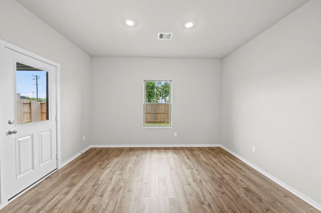 2794 English Laurel Drive, Alvin, TX 77511