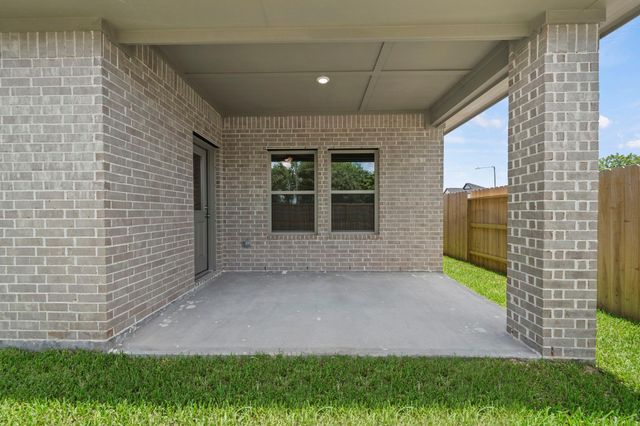 2794 English Laurel Drive, Alvin, TX 77511