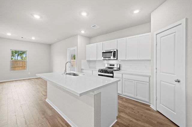2794 English Laurel Drive, Alvin, TX 77511