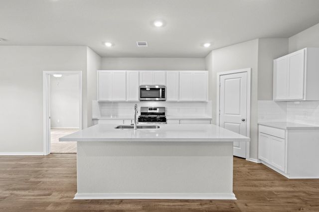 2794 English Laurel Drive, Alvin, TX 77511