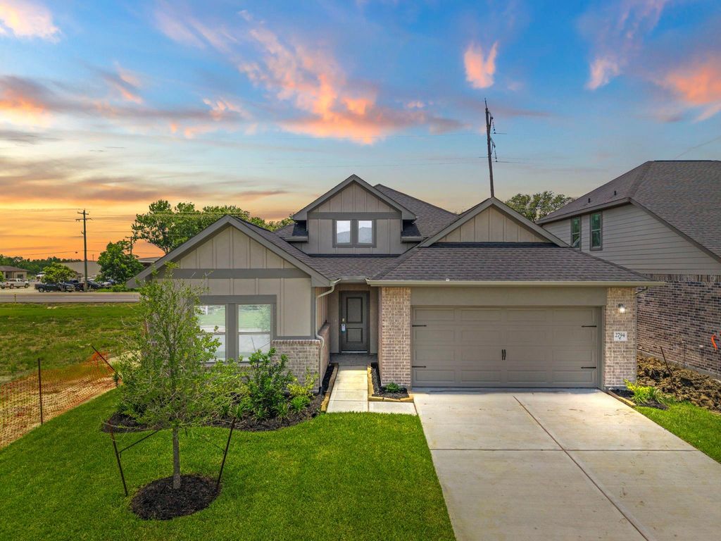 2794 English Laurel Drive, Alvin, TX 77511