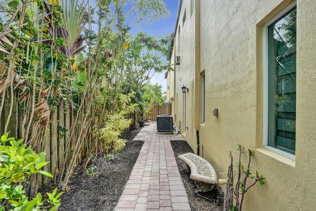 804 NE 7th Street, Fort Lauderdale, FL 33304