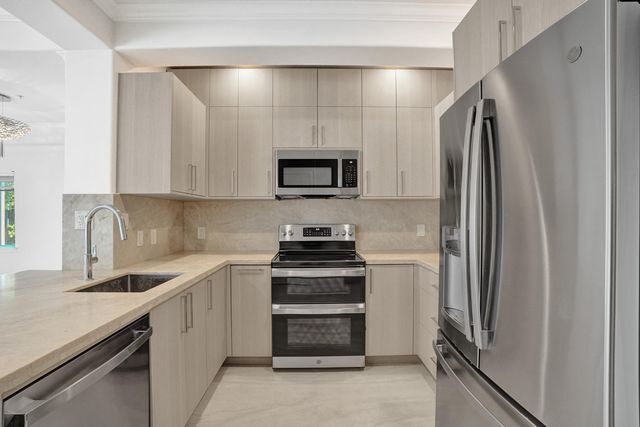 804 NE 7th Street, Fort Lauderdale, FL 33304