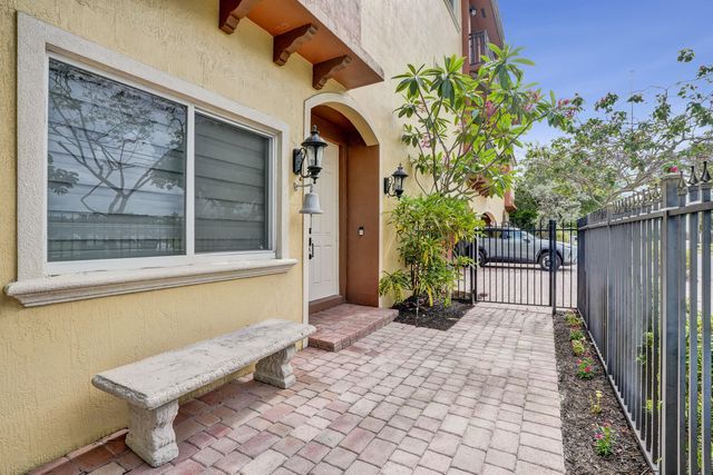 804 NE 7th Street, Fort Lauderdale, FL 33304