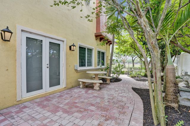 804 NE 7th Street, Fort Lauderdale, FL 33304