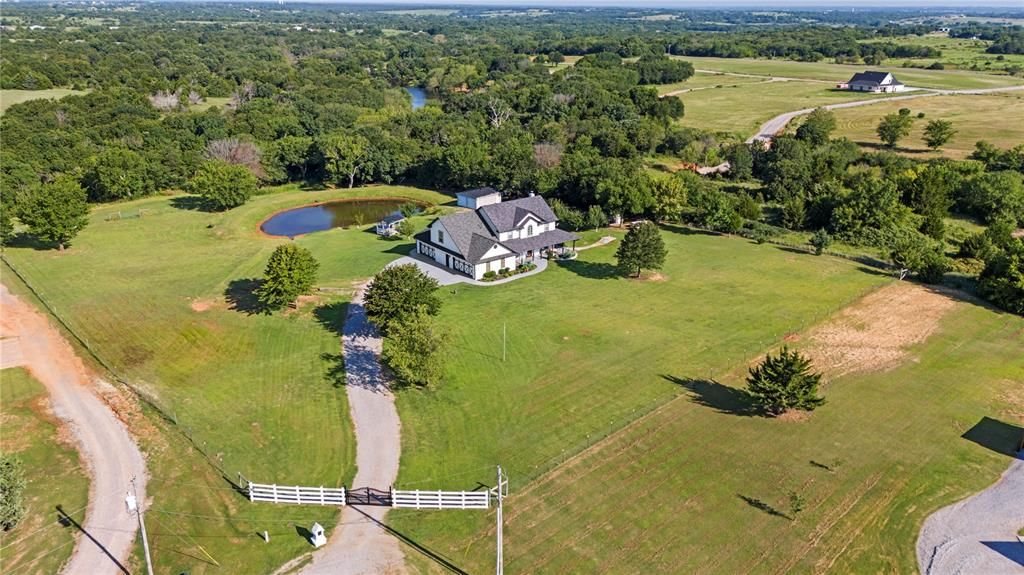 20195 Wolf Creek Drive, Purcell, OK 73080