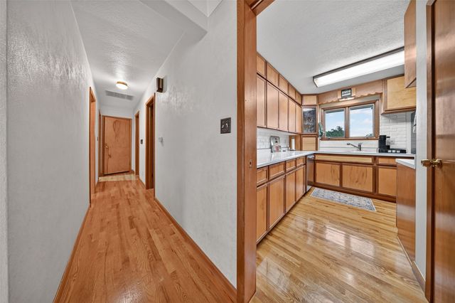 288 28th Avenue SW, Cedar Rapids, IA 52404