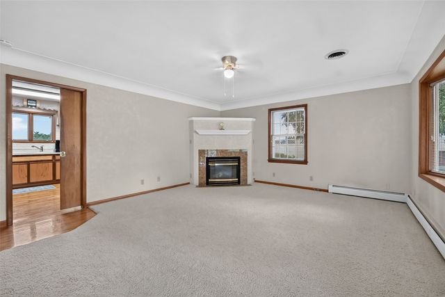 288 28th Avenue SW, Cedar Rapids, IA 52404