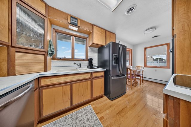288 28th Avenue SW, Cedar Rapids, IA 52404