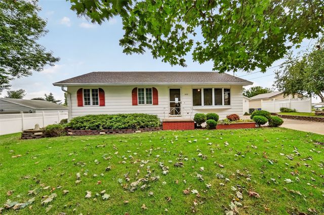 288 28th Avenue SW, Cedar Rapids, IA 52404
