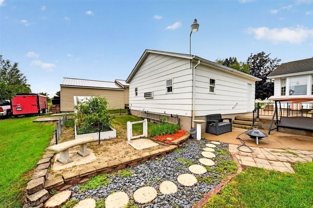 288 28th Avenue SW, Cedar Rapids, IA 52404