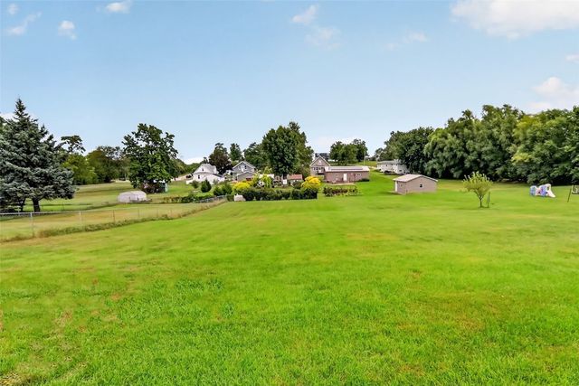 288 28th Avenue SW, Cedar Rapids, IA 52404