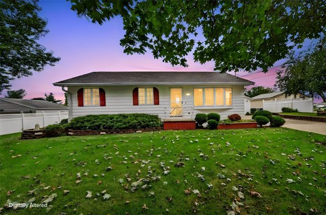 288 28th Avenue SW, Cedar Rapids, IA 52404