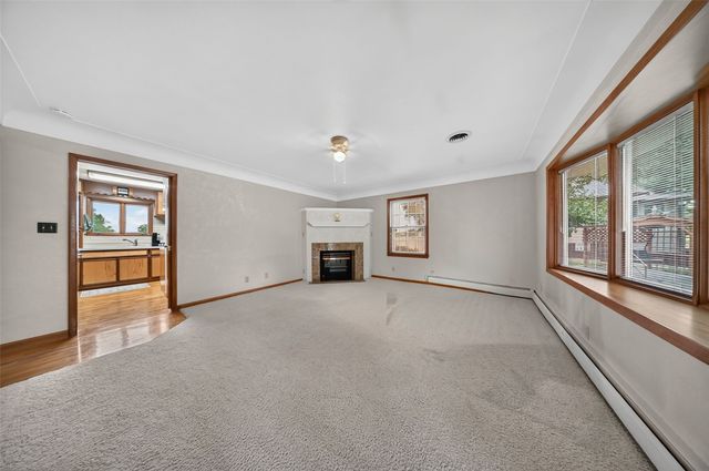 288 28th Avenue SW, Cedar Rapids, IA 52404