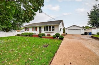 288 28th Avenue SW, Cedar Rapids, IA 52404