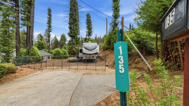 135 Fallen Leaf Drive, Boulder Creek, CA 95006