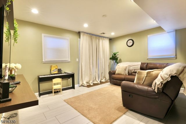 362 Washington St, Rahway City, NJ 07065