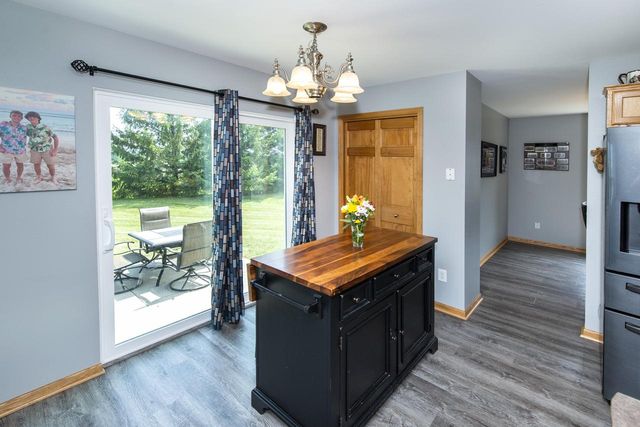 914 Michael COURT, Elkhorn, WI 53121