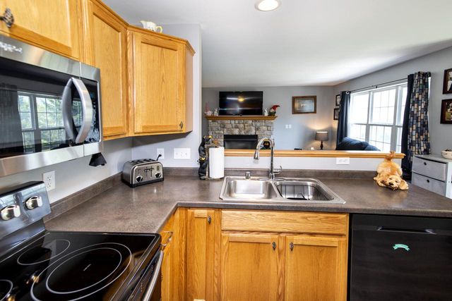 914 Michael COURT, Elkhorn, WI 53121