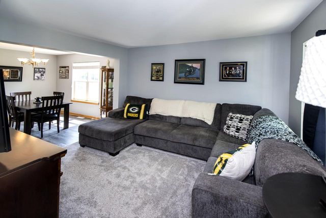 914 Michael COURT, Elkhorn, WI 53121