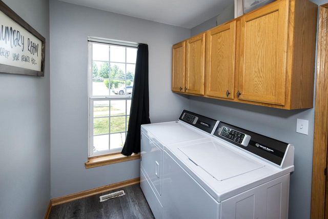 914 Michael COURT, Elkhorn, WI 53121