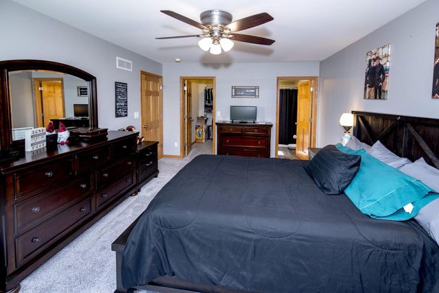 914 Michael COURT, Elkhorn, WI 53121