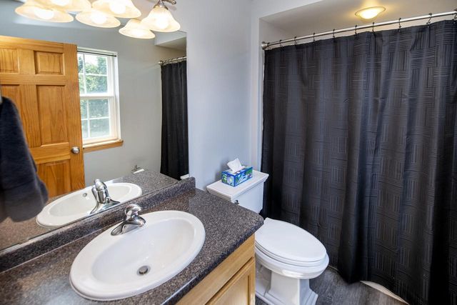 914 Michael COURT, Elkhorn, WI 53121