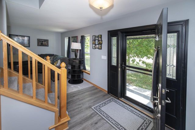 914 Michael COURT, Elkhorn, WI 53121