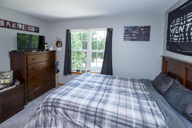 914 Michael COURT, Elkhorn, WI 53121
