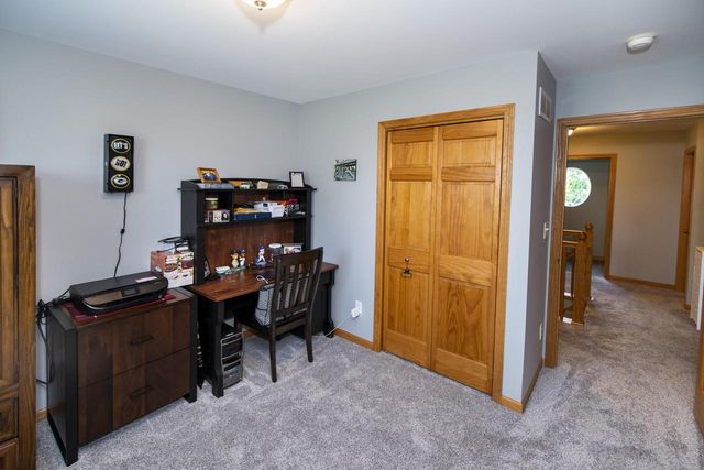 914 Michael COURT, Elkhorn, WI 53121
