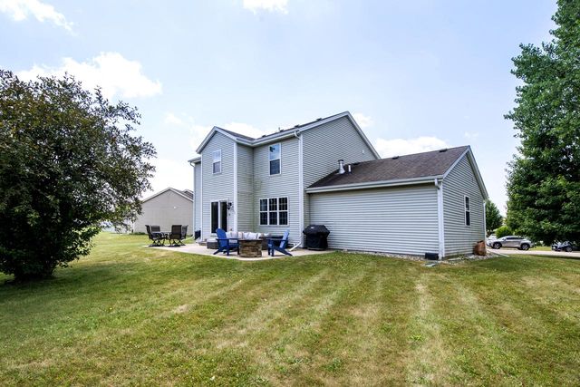 914 Michael COURT, Elkhorn, WI 53121