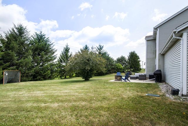 914 Michael COURT, Elkhorn, WI 53121