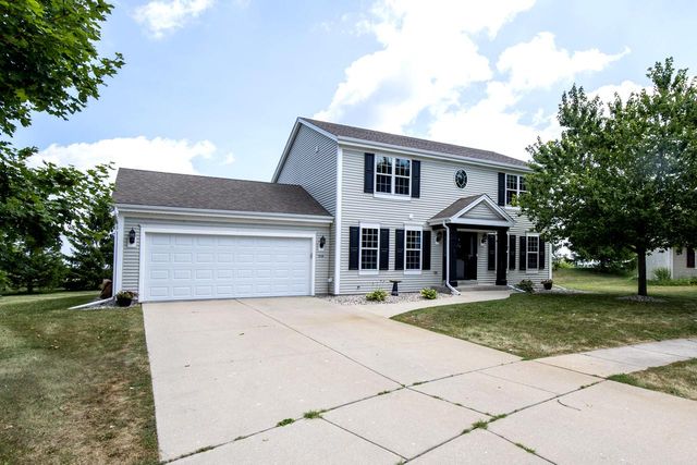 914 Michael COURT, Elkhorn, WI 53121