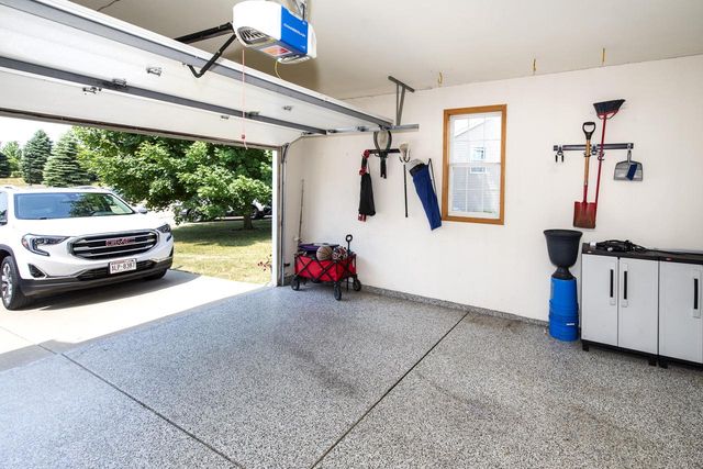 914 Michael COURT, Elkhorn, WI 53121