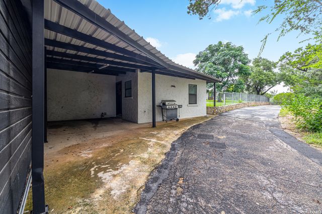21875 SCENIC LOOP RD, San Antonio, TX 78255