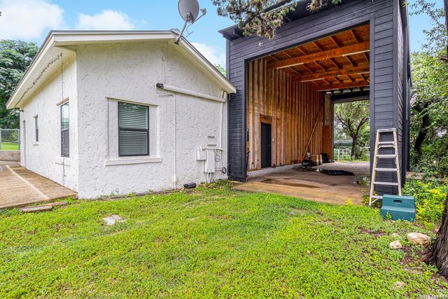 21875 SCENIC LOOP RD, San Antonio, TX 78255