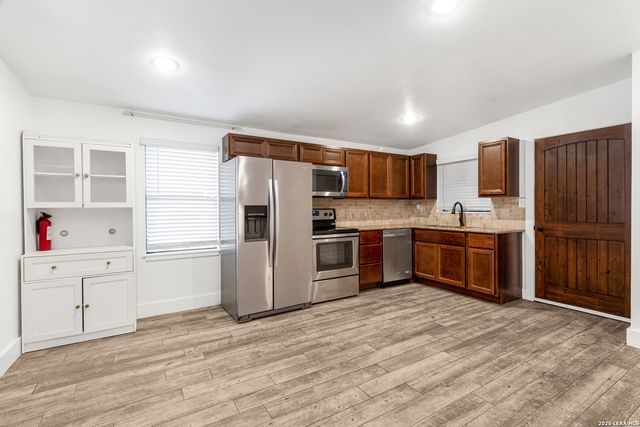 21875 SCENIC LOOP RD, San Antonio, TX 78255