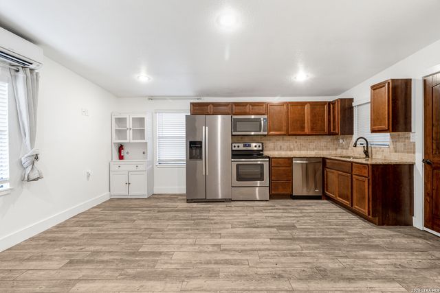 21875 SCENIC LOOP RD, San Antonio, TX 78255