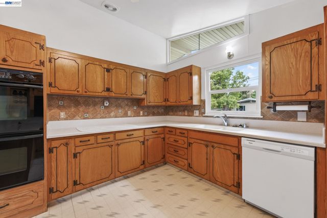1355 Chandler Ct, Livermore, CA 94551