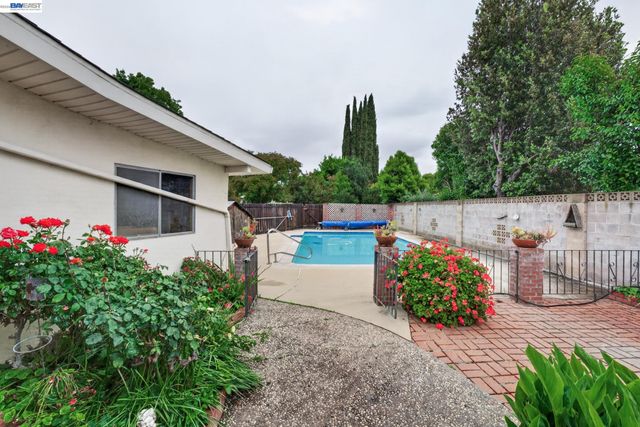 1355 Chandler Ct, Livermore, CA 94551
